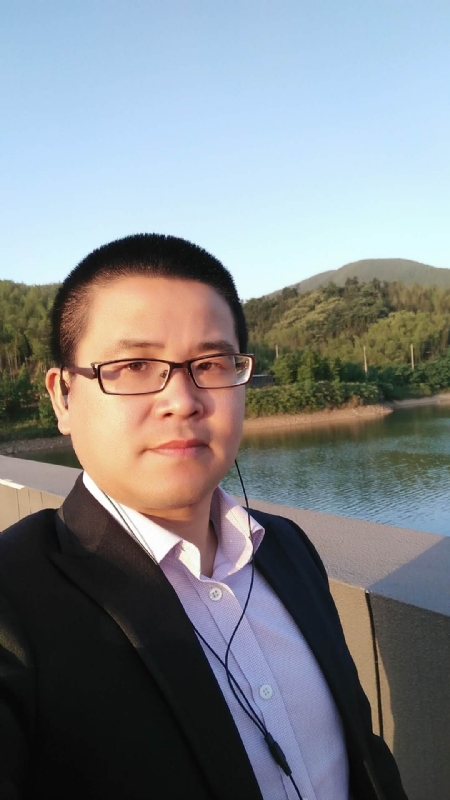 顾律师的第三张照片--无锡王婆说媒